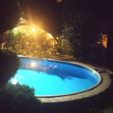 فيلة Callum Relax & Wellness